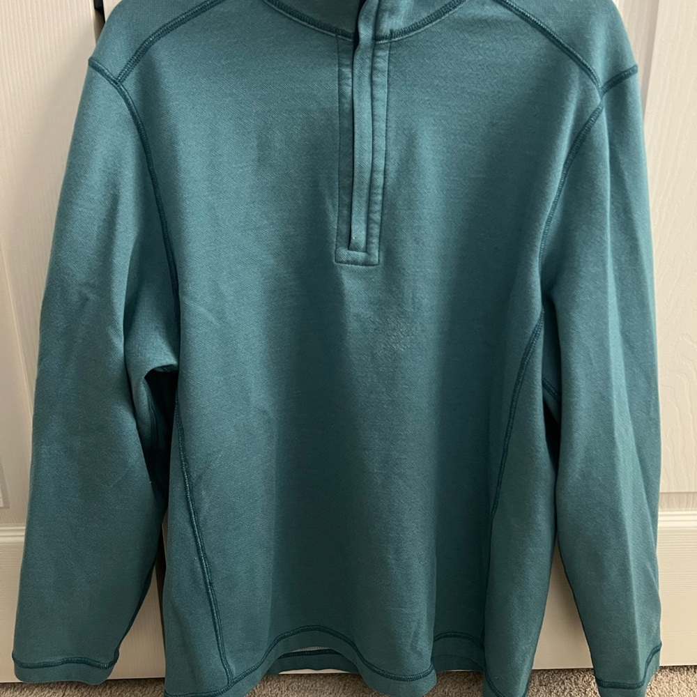 Tommy Bahama Men's Reversible Summer Night Island Active 1/4 Zip.  Size Medium